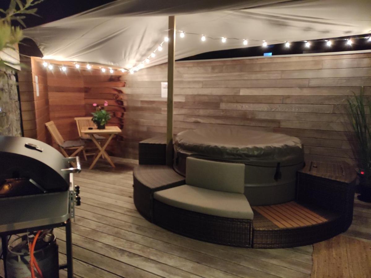 Gite A L'Ombre Du Clocher Avec Jacuzzi Et Sauna Privatifs Celles  Екстериор снимка