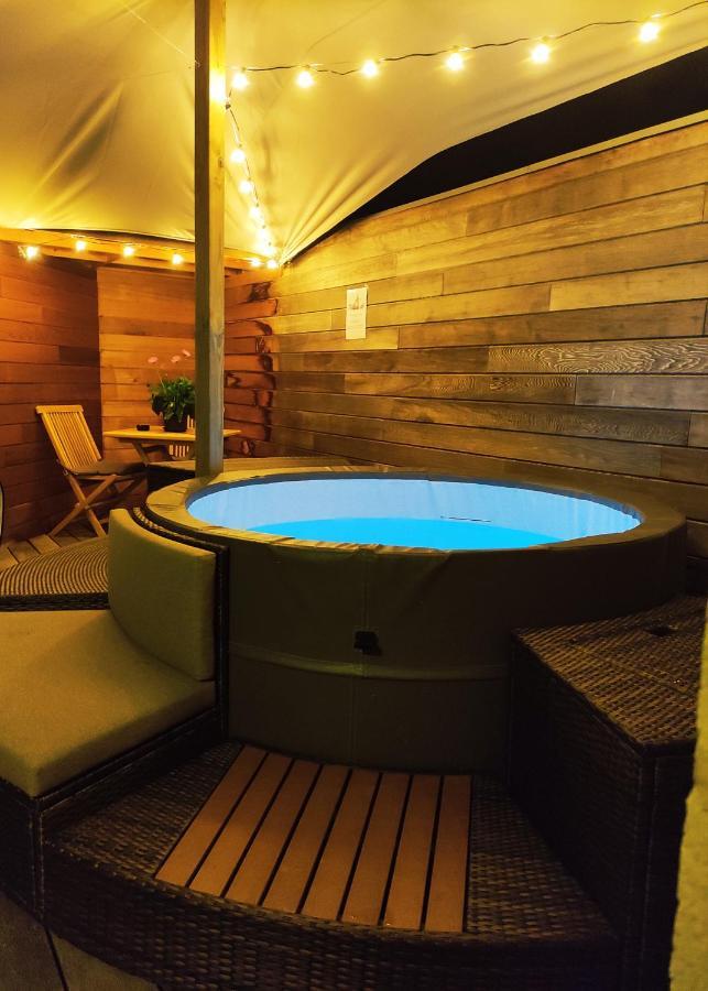 Gite A L'Ombre Du Clocher Avec Jacuzzi Et Sauna Privatifs Celles  Екстериор снимка
