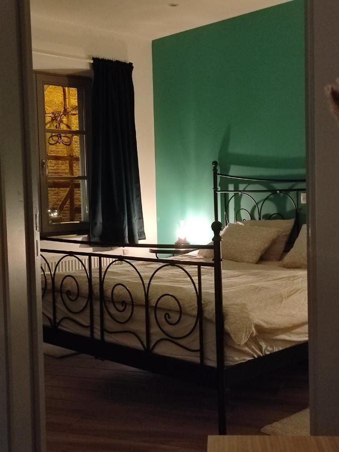 Gite A L'Ombre Du Clocher Avec Jacuzzi Et Sauna Privatifs Celles  Екстериор снимка